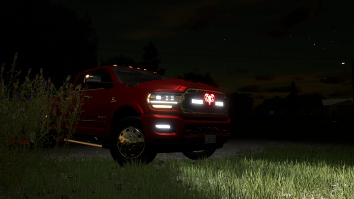 2022 Ram 3500 DRW Limited Mod für FS22 bei Nacht mit eingeschaltetem Licht.