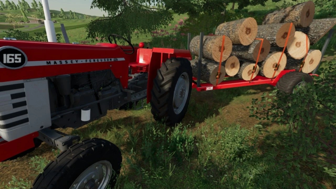 FS22-Mod mit einem Massey Ferguson-Traktor und einem roten Builder CMS-Anhänger voller Baumstämme.