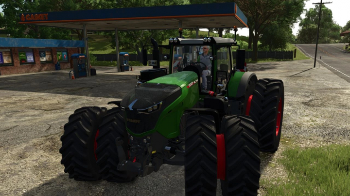 fs25-mods,  Mod Fendt 1000 Vario Tuning Edit w FS25 w pobliżu stacji benzynowej