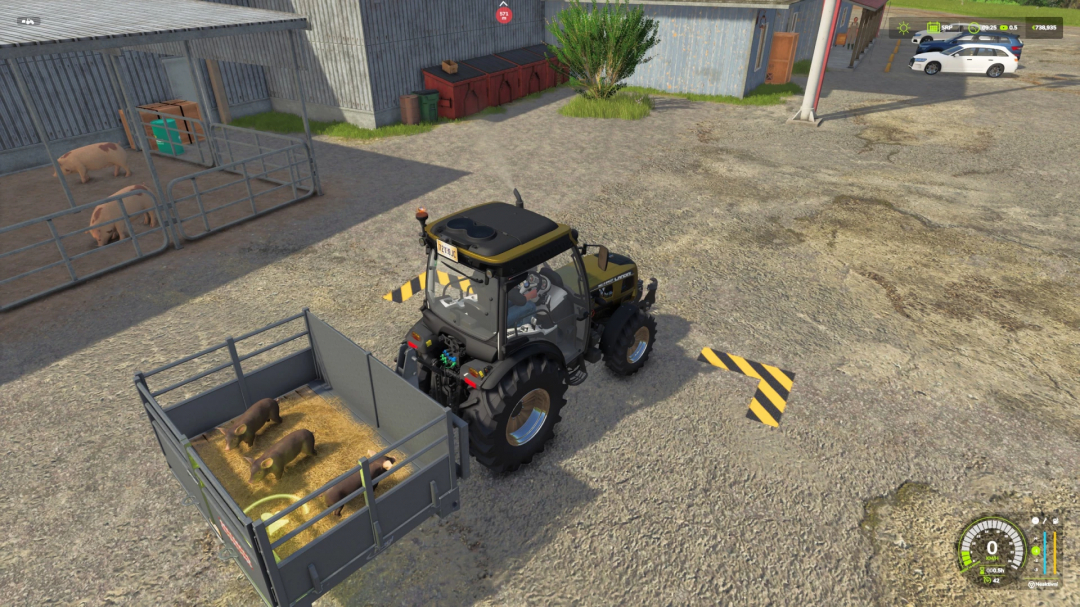 FS25 mods scene showing a tractor with the FS25_MR_flieglRearDeck transporting pigs in Farming Simulator 25.