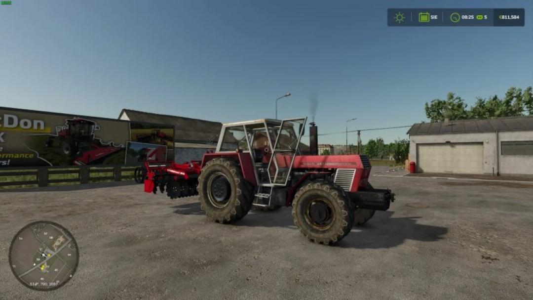 Zetor Crystal 16045 4x4 Traktor geparkt auf einem Bauernhof, Teil von FS25 Mods.