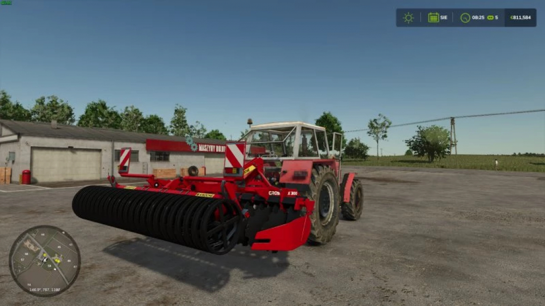 Zetor Crystal 16045 4x4 mit Massey-Sämaschine im FS25-Mod, auf einem Bauernhof abgebildet.