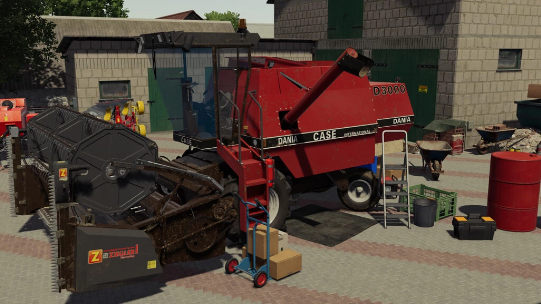 Mod Case D3000 e D3000S per FS22, che mostra mietitrebbiatrici rosse con accessori in un cortile. Mod di Farming Simulator 22.