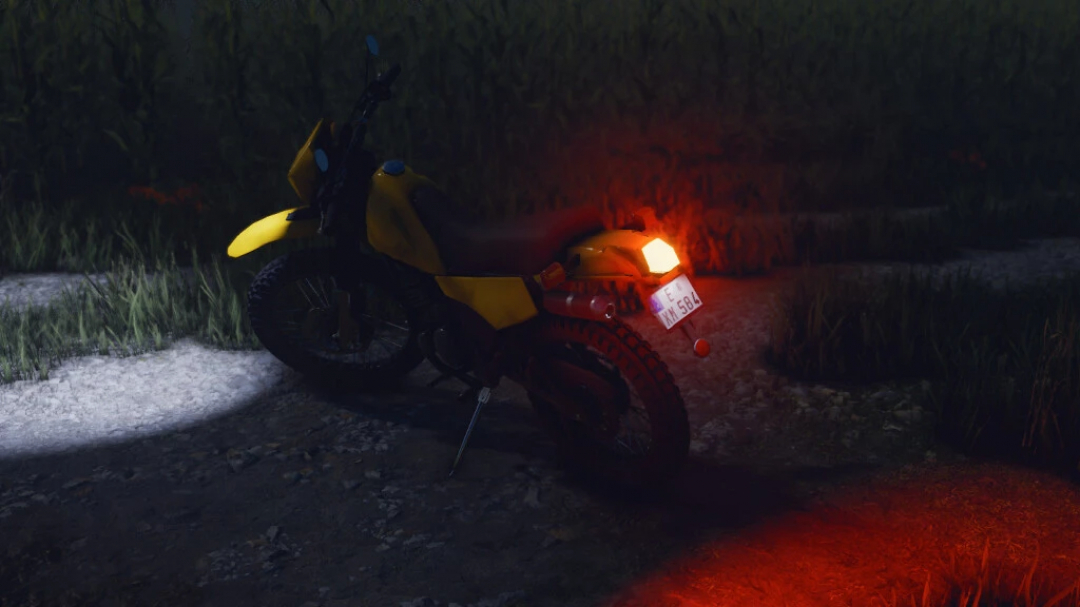 Mod de moto Lizard DT 125 para FS22 à noite, mostrando luz traseira no Farming Simulator 22.