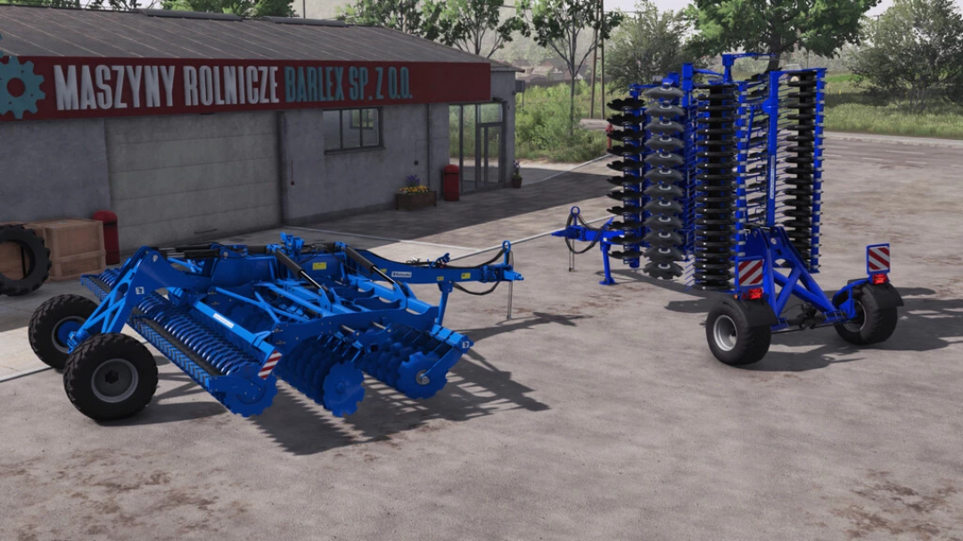 FS22 mod Rolmako U671 Standard v1.0.2.0 farming equipment displayed outside a workshop.