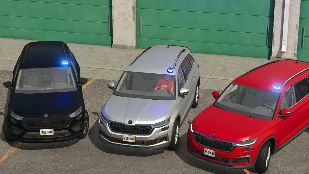 FS25 Mod Skoda Kodiaq Betriebsleiter v1.0.0.0 mit drei Autos in Schwarz, Silber und Rot vor einer Garage geparkt.