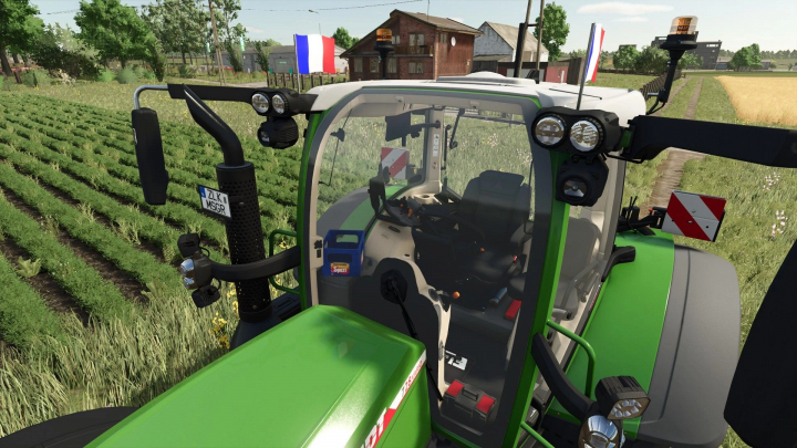 fs25-mods,  Mod Fendt 700 Edit v1.0.0.0 para FS25 mostrando interior y vista de campo con banderas.