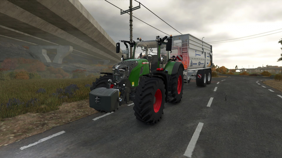 Fendt 700 Vario Edited v1.0.0.0 mod in FS25, trattore con rimorchio sulla strada.