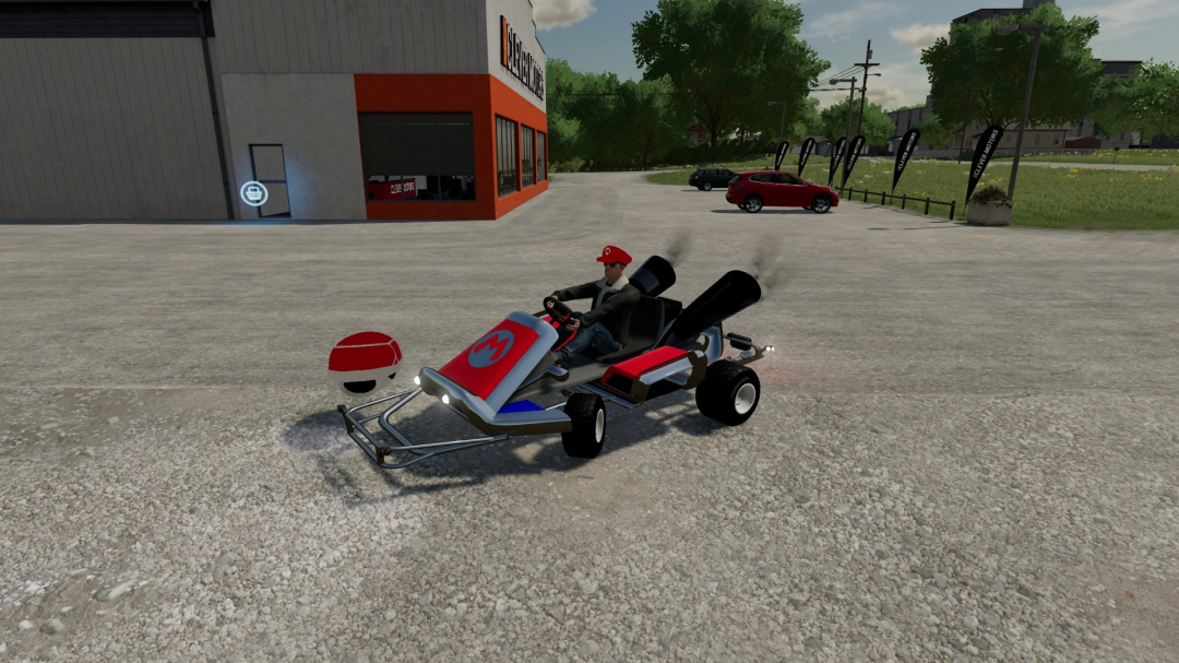 Mod FS22 Mario Kart v1.1.0.0 com um kart com capacete vermelho estacionado perto de um prédio no Farming Simulator 22.