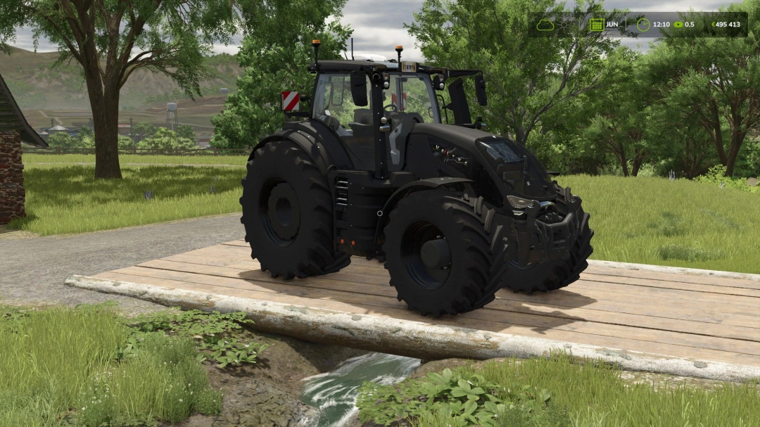 Valtra S Turbo Traktor-Mod in FS25 auf einer Holzbrücke, zeigt Geschwindigkeit und Designmerkmale.