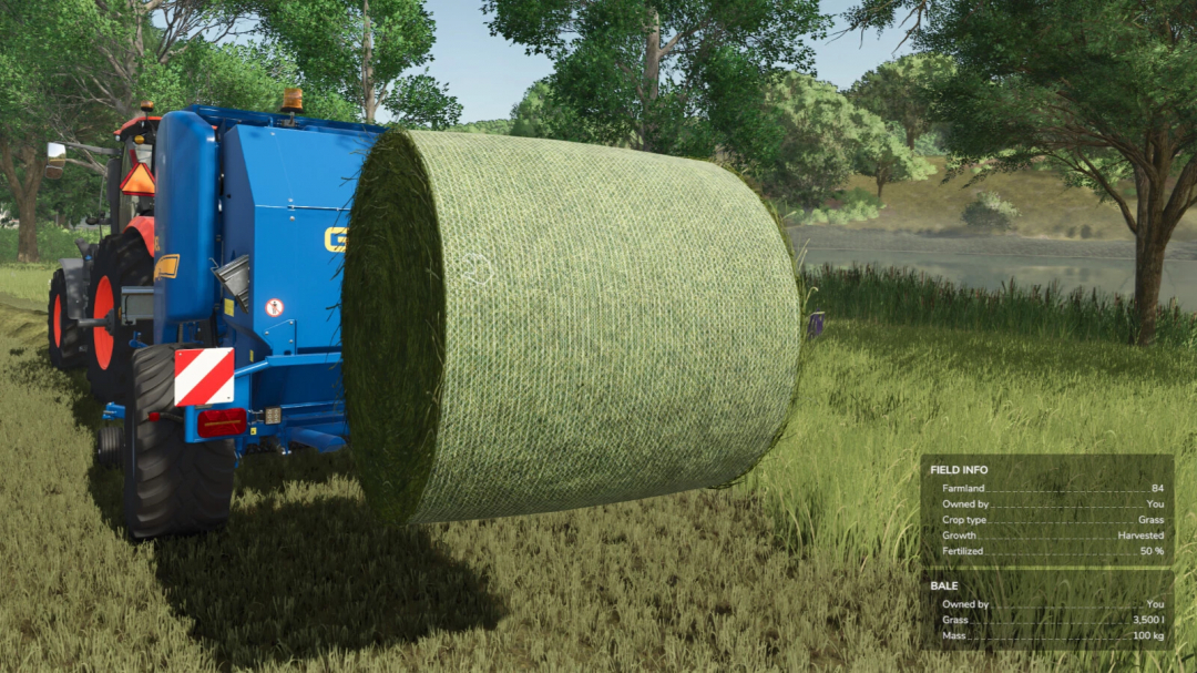 Tractor in FS25 with liftable hay bale using Liftable Pallets And Bales mod.