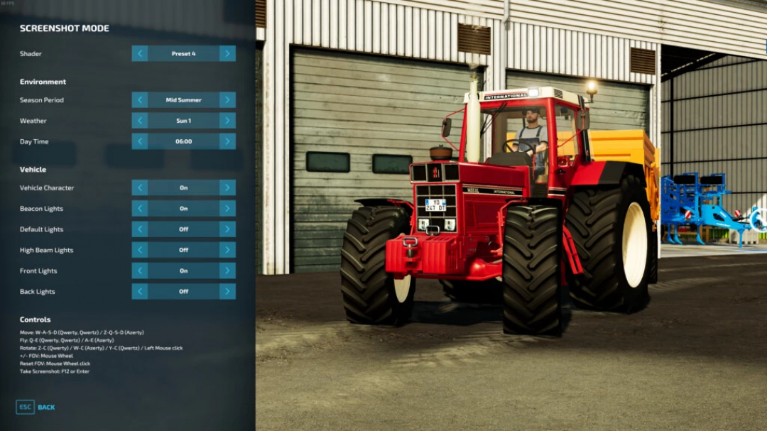 Farming Simulator 22 Screenshot Mode v2.0.0.0 mod showing a red tractor with configuration options on the screen.