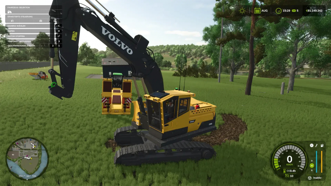 Volvo Bagger v1.0.0.0 mod in Farming Simulator 25, displaying an excavator on a grassy field.