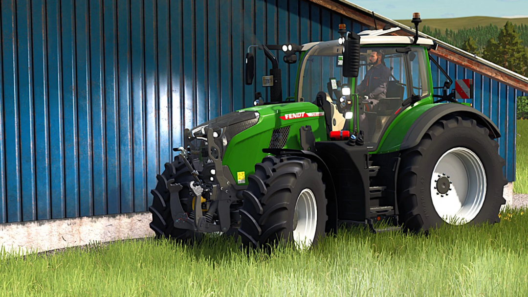 Fendt 700 Edit mod in FS25, featuring a green tractor near a blue barn.