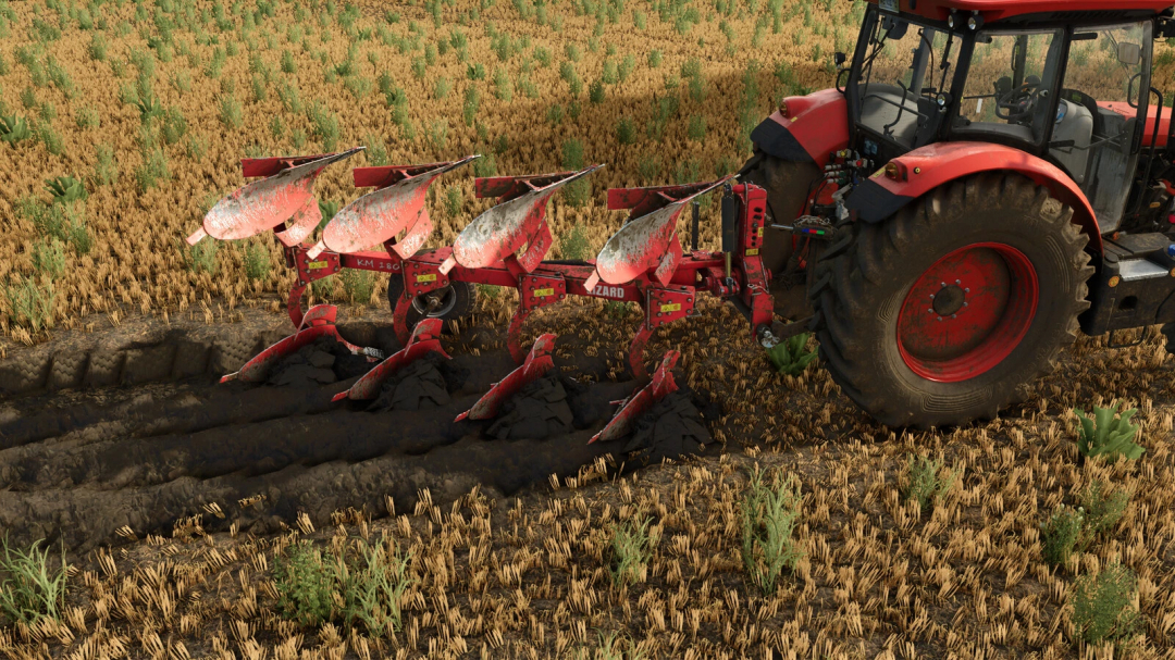 FS25 mod Lizard KM180 4+1+1 showing a red plow attached to a tractor in a field, enhancing Farming Simulator 25 realism.