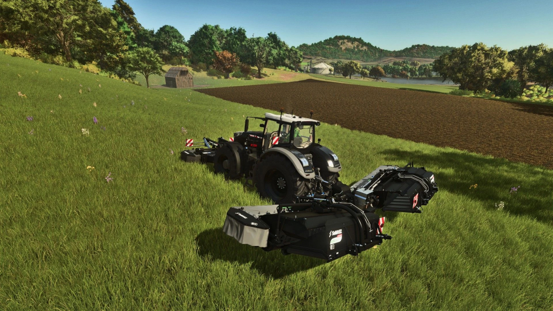 FS25 mod SAMASZ mowers v1.0.0.0 on a tractor in a grassy field.