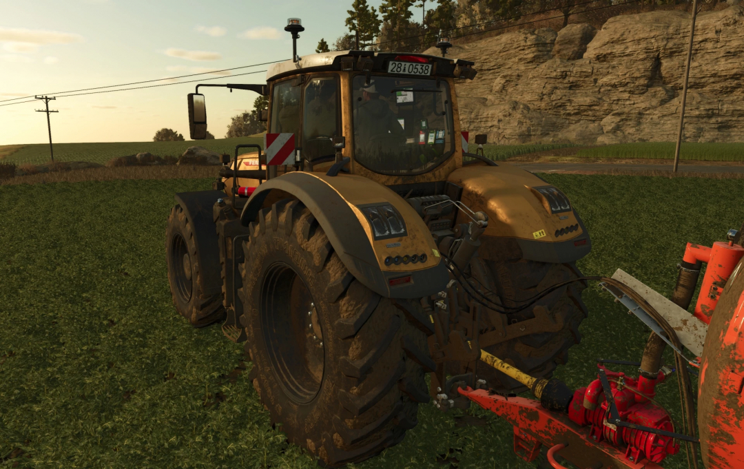 Fendt Vario 1000 V1.1 mod in FS25, shows detailed rear view of tractor in field.