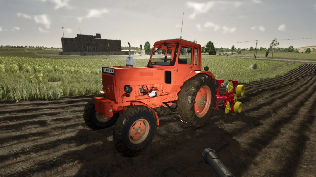 MTZ Belarus 80 Kisfülkés tractor on field in FS25 mod.