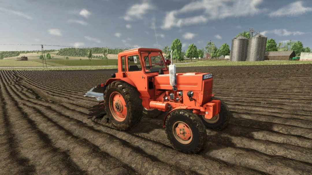 MTZ Belarus 80 tractor on a farm field in FS25 mod. Farming Simulator 25 mods enhance gameplay.