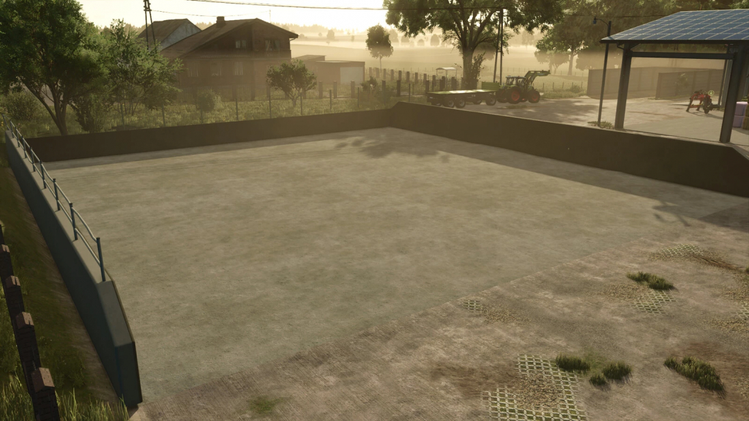 Siloplate mod v1.0.0.0 for FS25 shows a large open concrete area with surrounding fencing, ideal for silage storage.