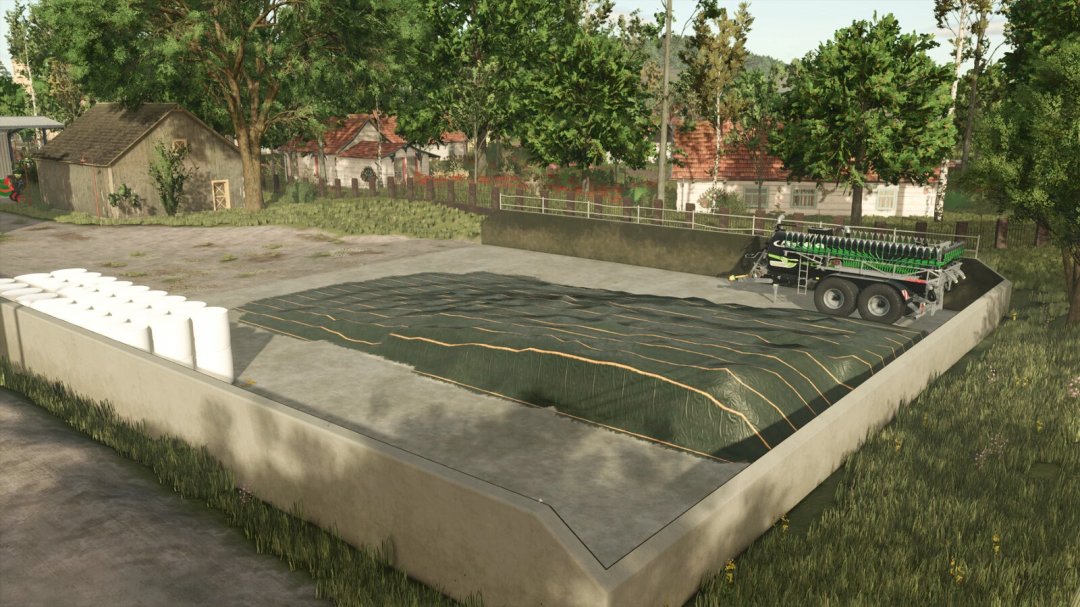 FS25 Siloplate mod v1.0.0.0 showing a silage pit covered with a tarp in Farming Simulator 25.