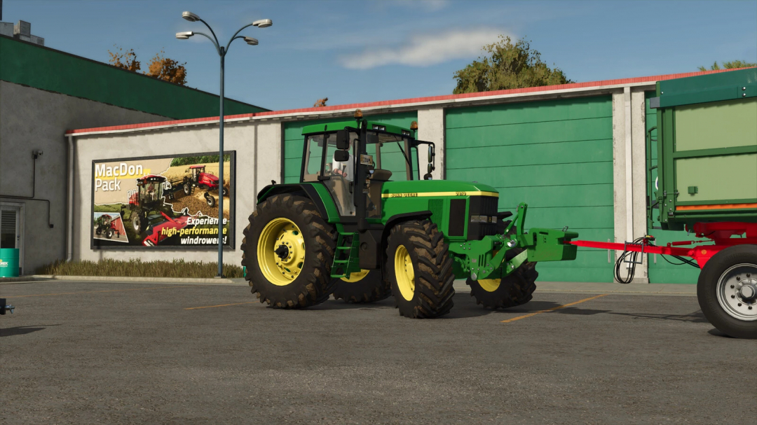 FS25 mod John Deere Slice Weight v1.0.0.0 showing a green tractor in a parking lot.