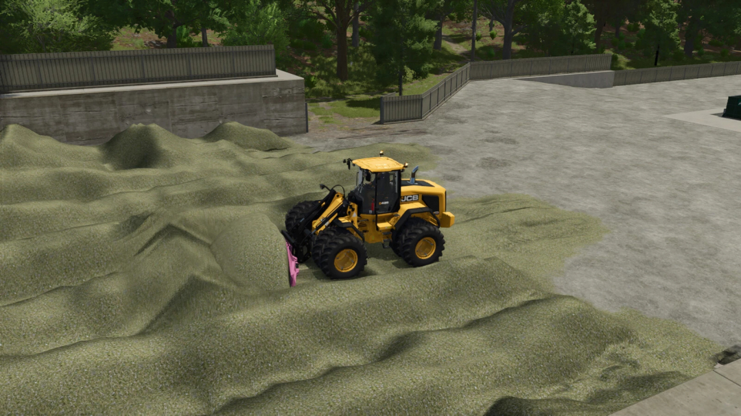 FS25 mods: JCB wheel loader with pink leveler smoothing silage in Farming Simulator 25.