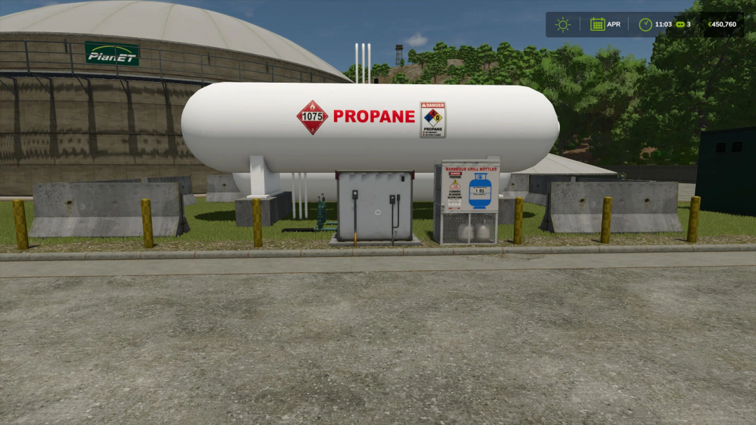 FS25 mod Corn Dryer v1.0.0.0 showing a propane tank setup in Farming Simulator 25.