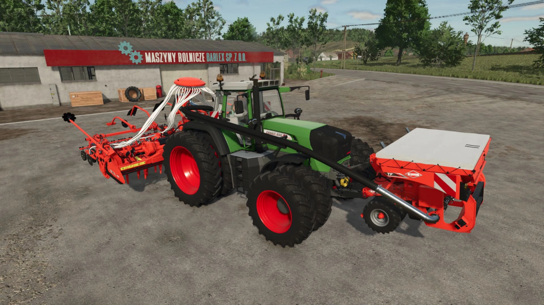 Fendt 900 Vario TMS tractor mod in Farming Simulator 25, parked beside farm equipment.