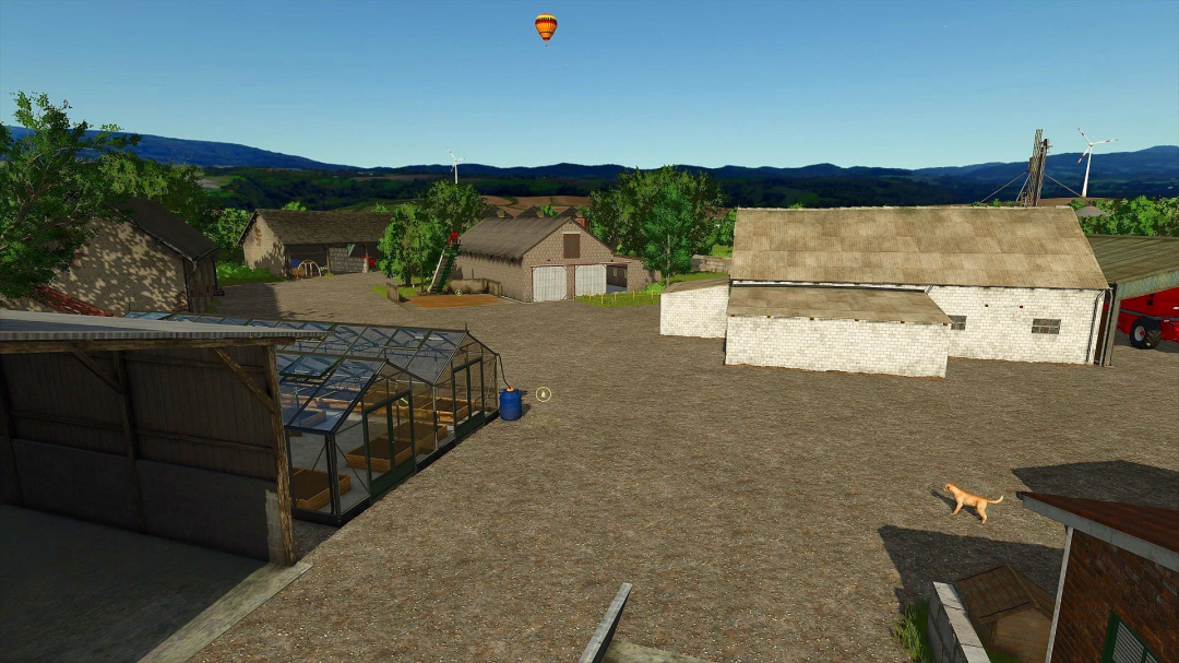 FS25 mod 'Au Fil des Saisons v1.1.0.0' depicts a farm with barns, a greenhouse, and a dog, showcasing seasonal changes.