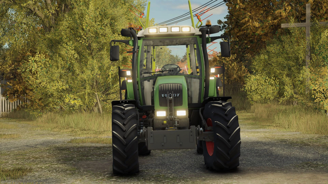 Front view of Fendt Farmer 300 Ci tractor mod in FS25, highlighting its detailed design.