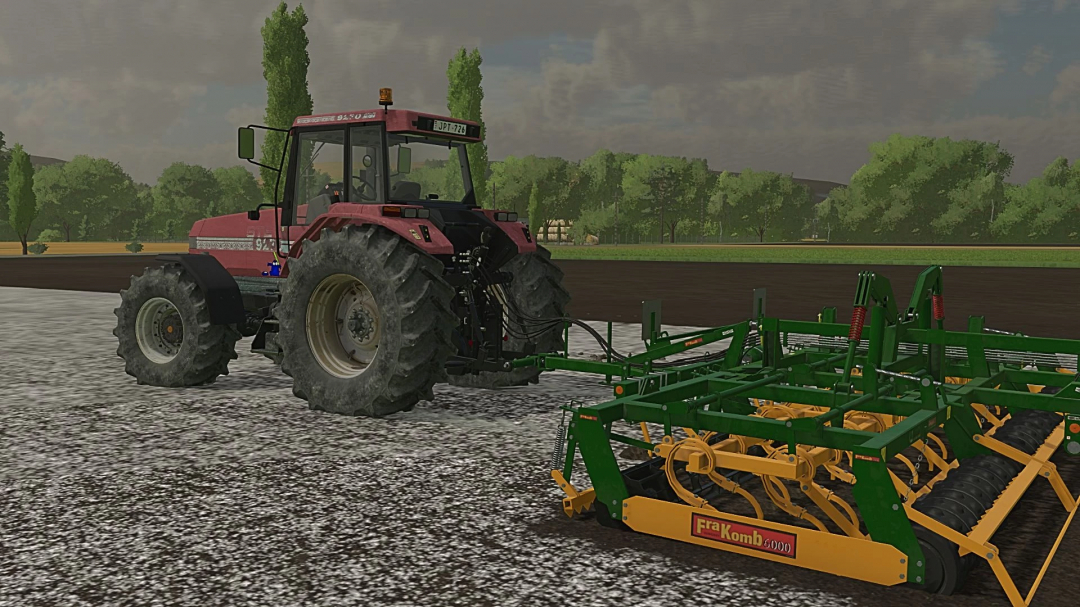 FS22 mod Framest Frakomb 6000 v1.0.0.0 with tractor in field, Farming Simulator 22 mods.