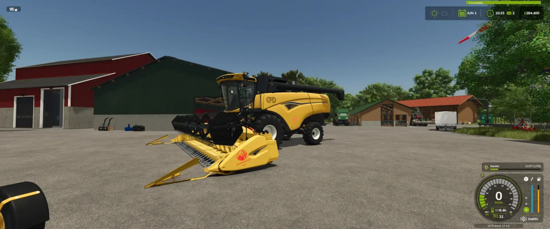 FS25 mod showing Varifeed 28ft harvester in farmyard, compatible as Claas & New Holland v4.0.0.0.