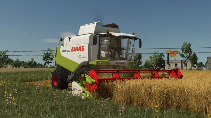 fs25-mods,  CLAAS Lexion 500 Series harvester in FS25 mod, cutting wheat in a lush field.