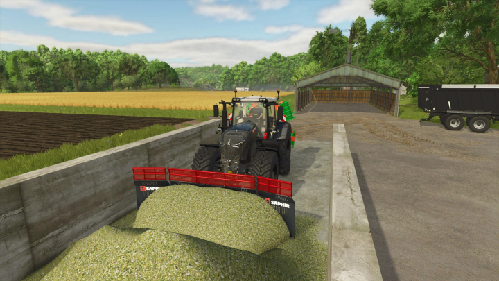 fs25-mods, FS25 mod Holaras MES 400 and Saphir v1.0.0.0, showing a tractor pushing silage on a farm.