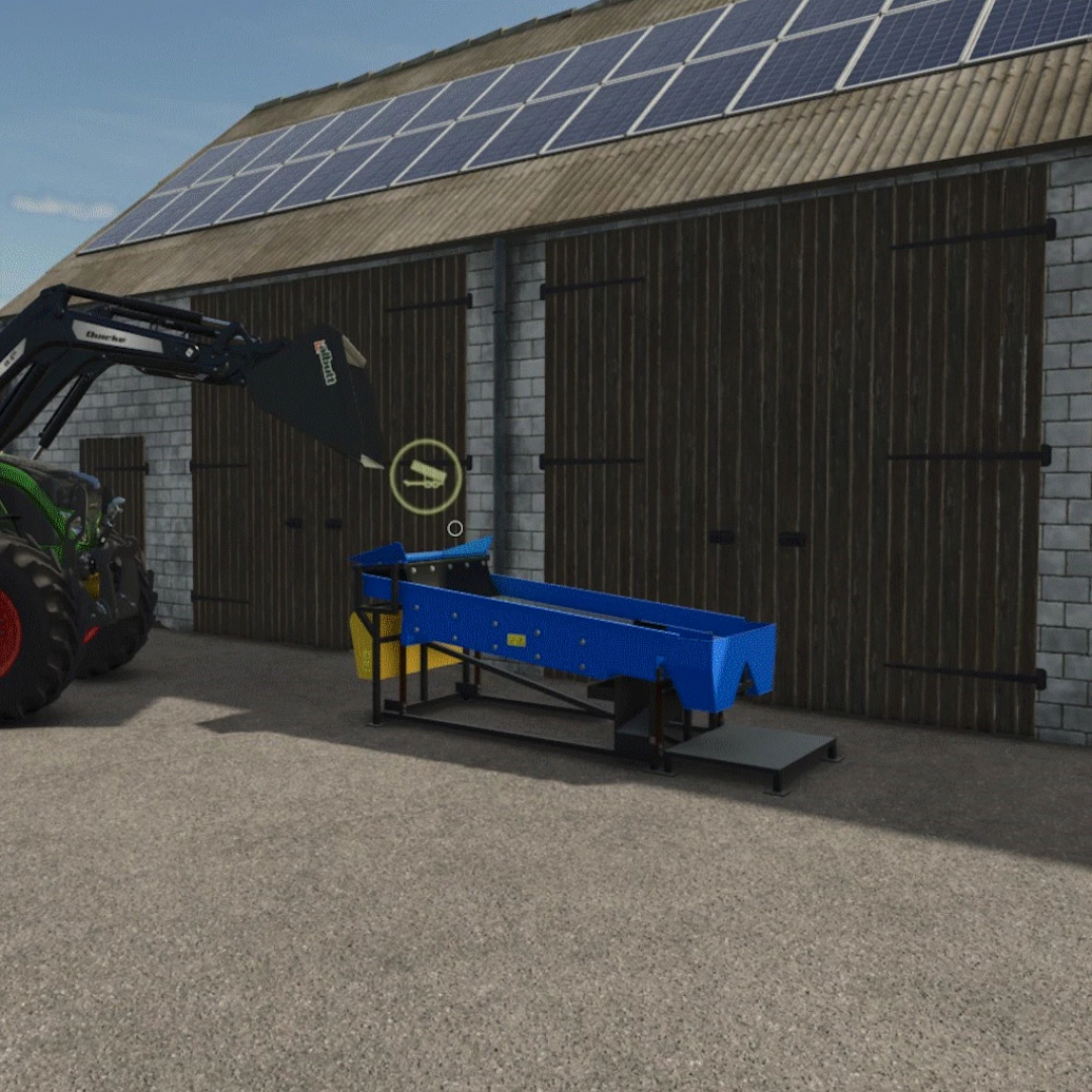 FS25 mod Kartoffel Sortierer v1.0.0.0, showing a potato sorter near a barn with solar panels in Farming Simulator 25.