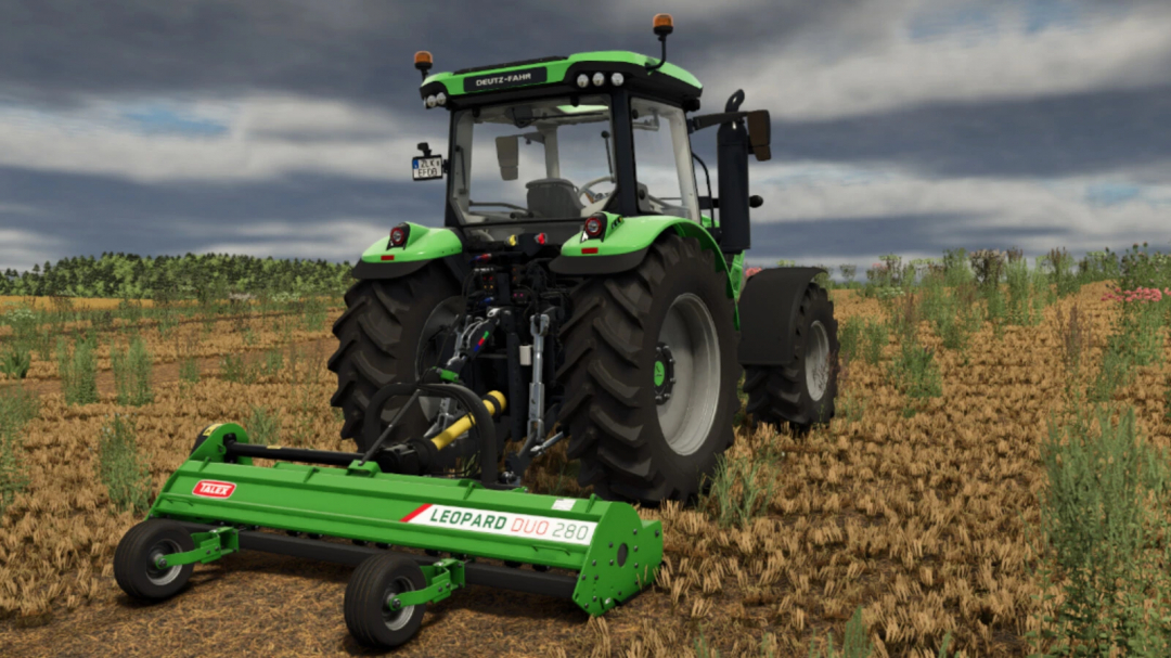 A green tractor with Talex Leopard Duo 280 mod in FS25, positioned on a field under a cloudy sky.