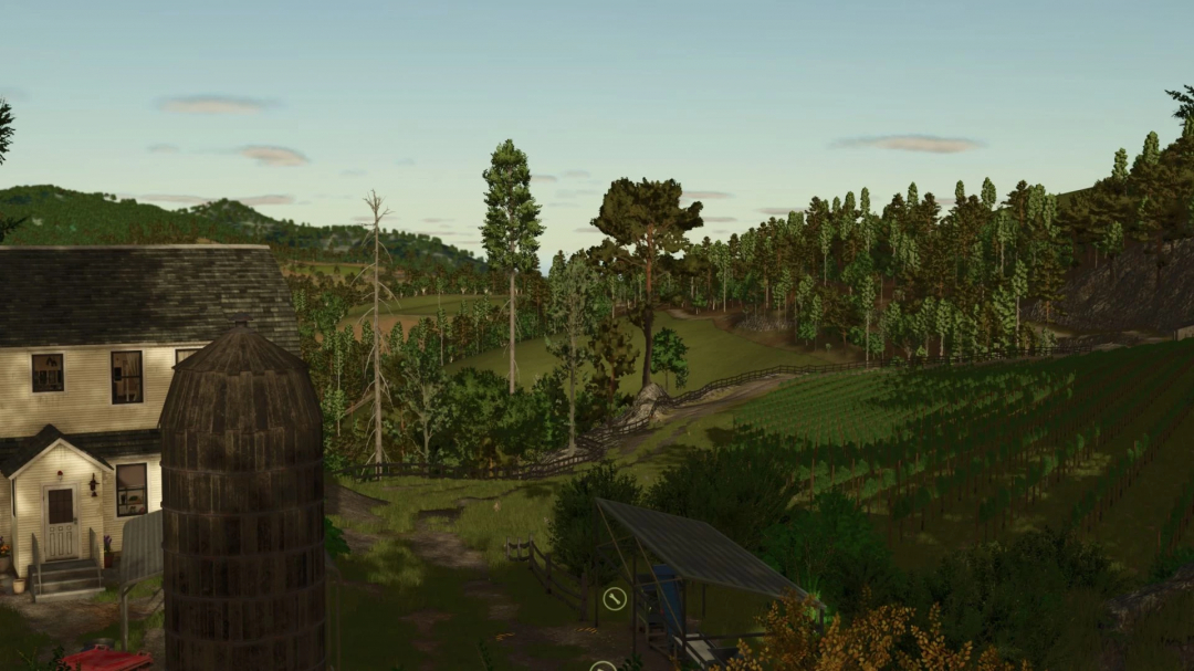 FS25 mod Drei Stühle v2.0.0.0 showcasing a farmhouse and silo amidst a lush forest landscape.