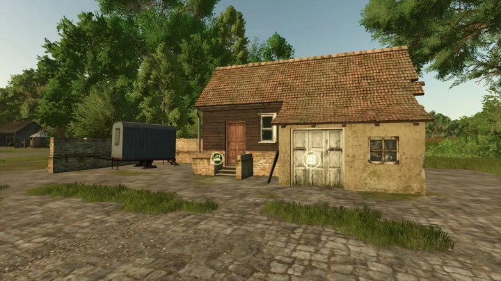 fs25-mods,  Old farmhouse mod in FS25 with wooden and stone structures surrounded by trees.