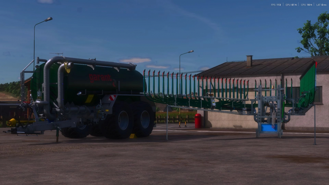 Kotte PT 18000 v1.0.0.0 mod in FS25, a large green slurry tank with attachments on a farm.