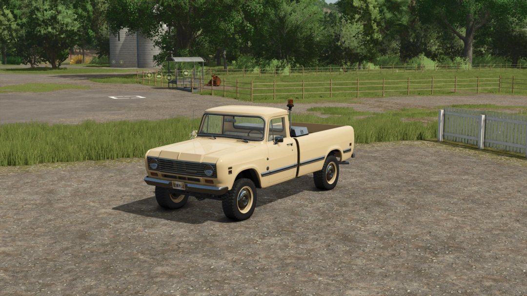 FS25 mod PickUp International Serie 200 in a rural setting, showcasing classic truck design.