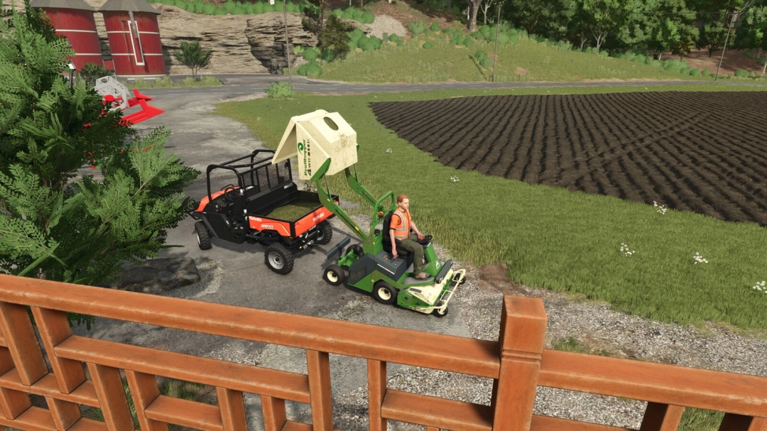 FS25 mod Amazone Profihopper mowing grass next to a tilled field.