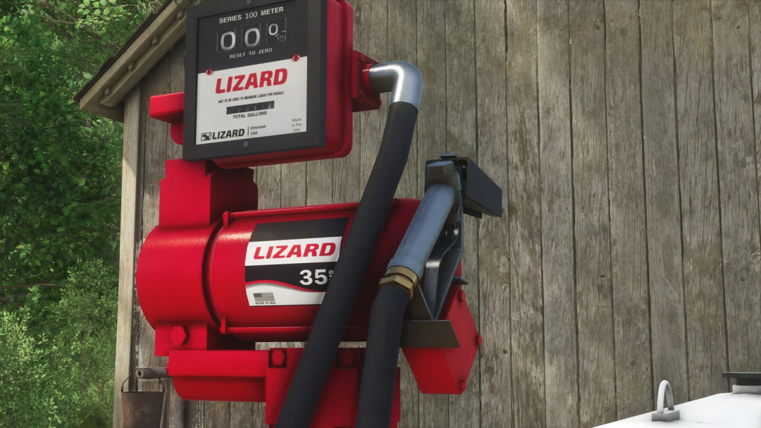 Fuel Tank v1.0.0.0 mod for FS25 with red Lizard fuel meter, set against a wooden wall.