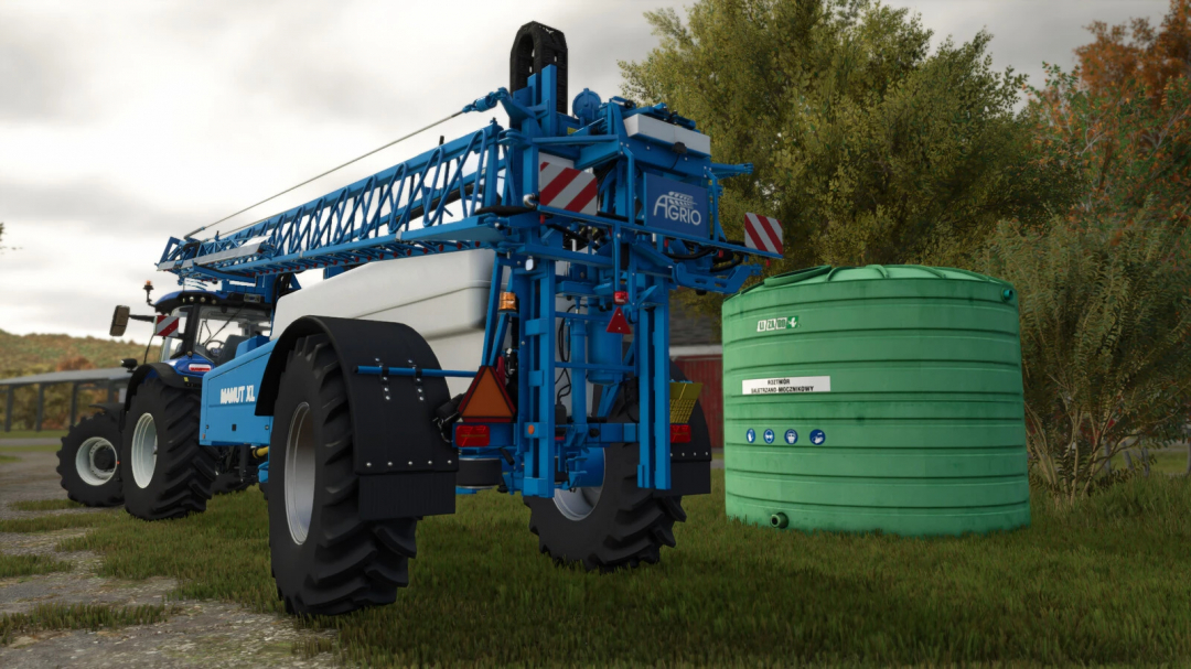 Farming Simulator 25 mod featuring Polish Fertiliser Tank v1.0.0.0 next to blue agricultural machinery.