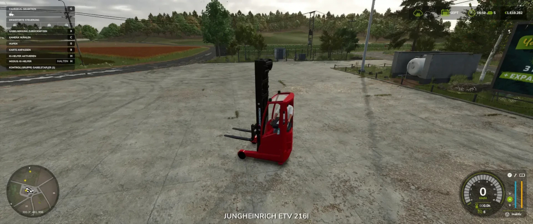 FS25 mod showcasing the Jungheinrich ETV 216i forklift in a farm setting.