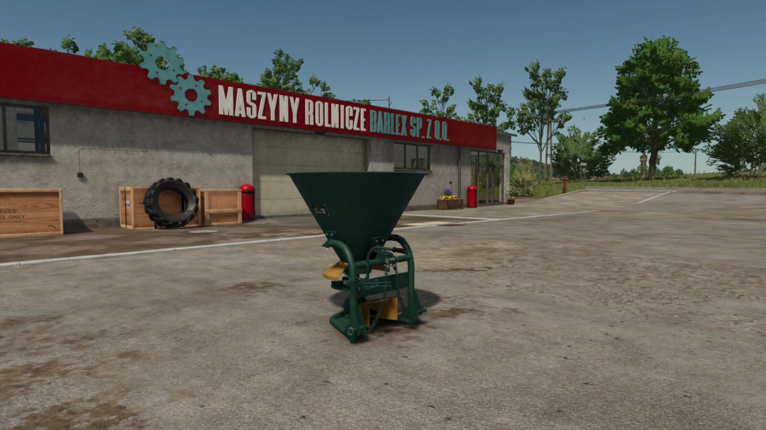 Lizard N-012 mod showcased in FS25, placed outside a farming equipment store.