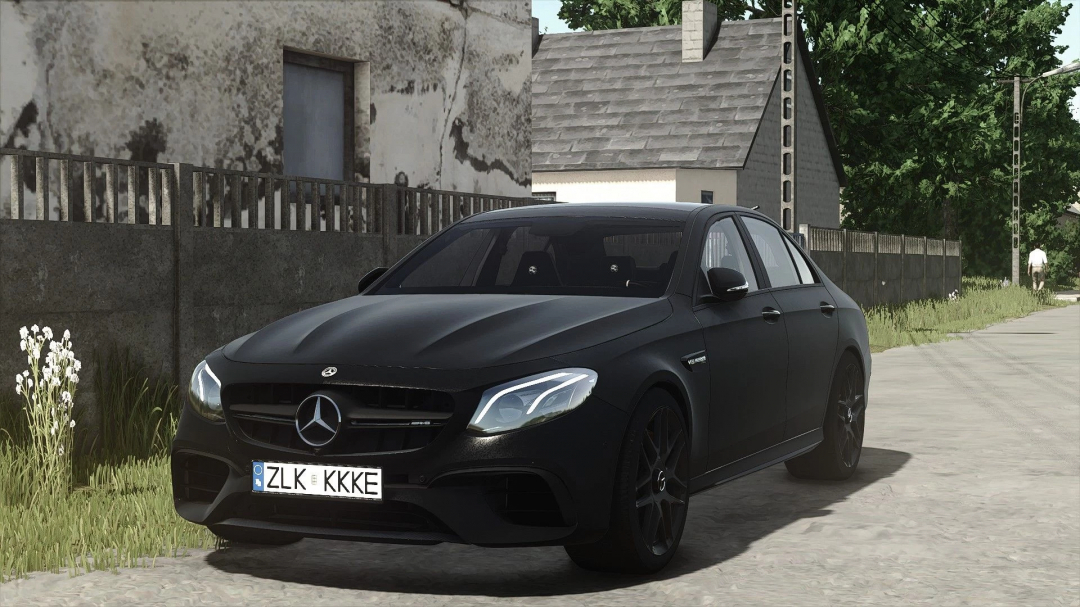 FS25 mod featuring Mercedes-Benz E63S AMG 2018 parked on rural road.