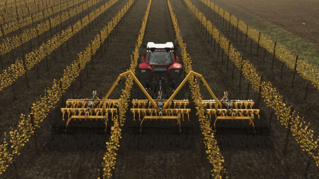 Farming Simulator 25 mod: Agrisem Disc O Vigne XXL v1.0.0.0 attached to a tractor in a vineyard.