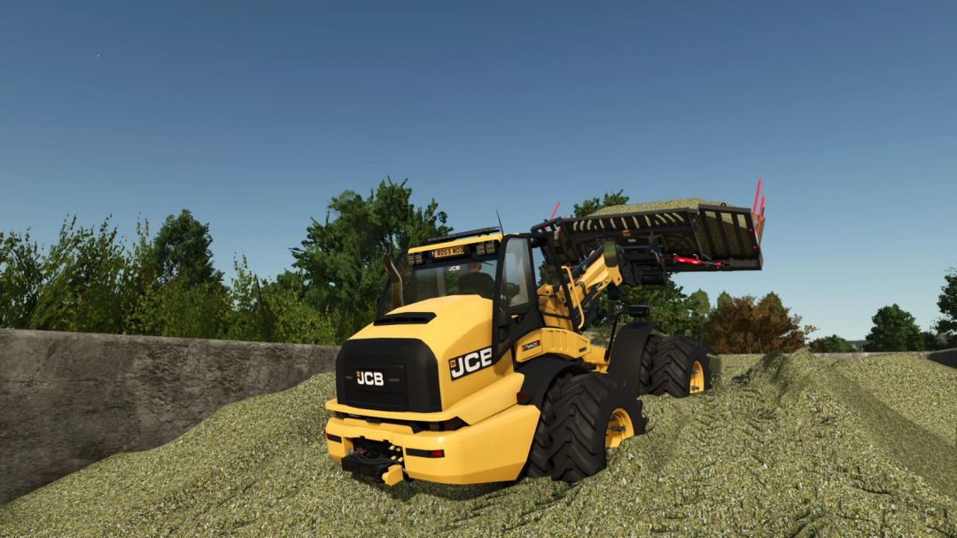 Farming Simulator 25 mod: JCB TM 420S loader for efficient agricultural tasks, shown on a grassy field with a clear blue sky.