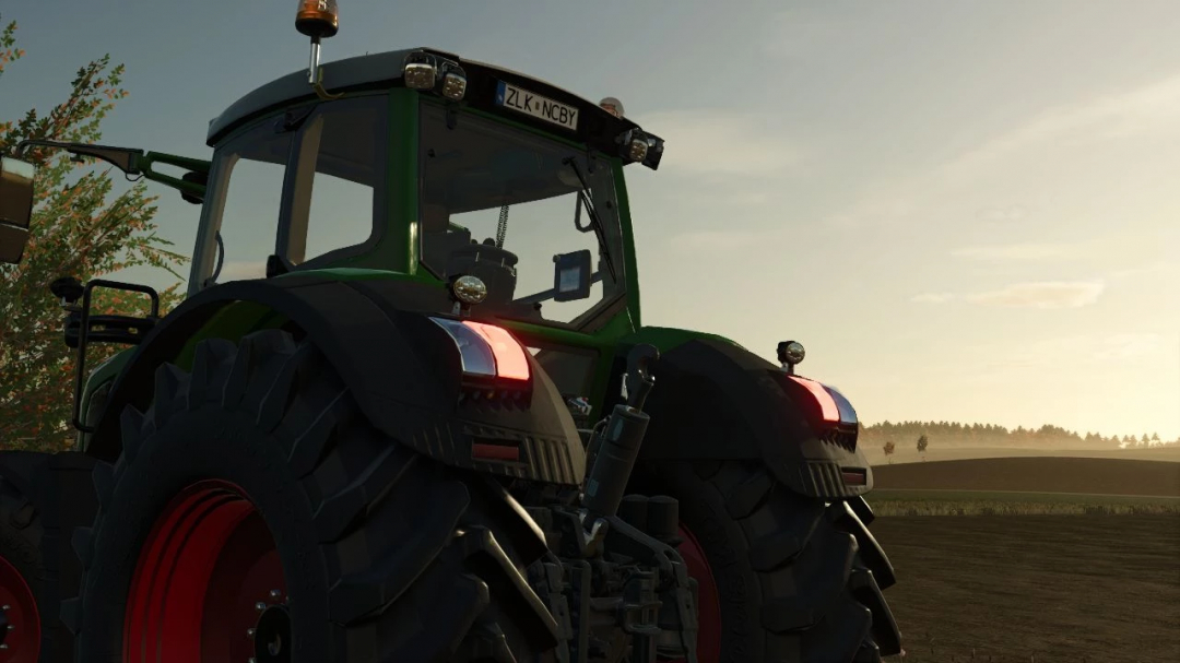 Farming Simulator 25 mods: close-up of the Fendt 800 Vario Edit tractor in a rural field at sunset.